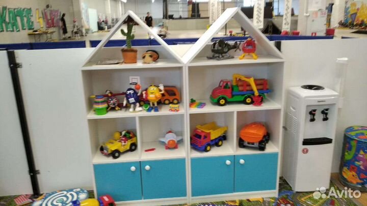 Детский стеллаж домик