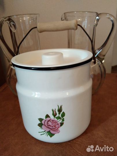 Бидоны эмалированные СССР емкость 2.5 л и кувшины