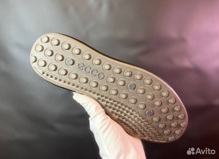 Кроссовки Ecco надежные