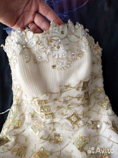 Свадебное платье