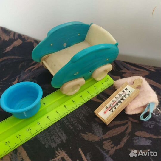 Старинная детская колясочка для пупса