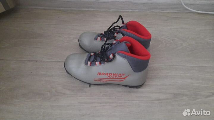 Лыжные ботинки