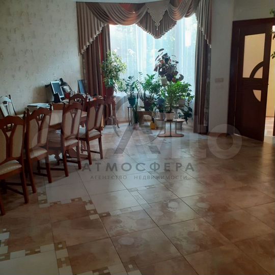 Дом 250 м² на участке 4 сот.