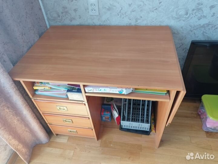 Компьютерный стол