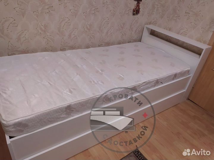 Кровать