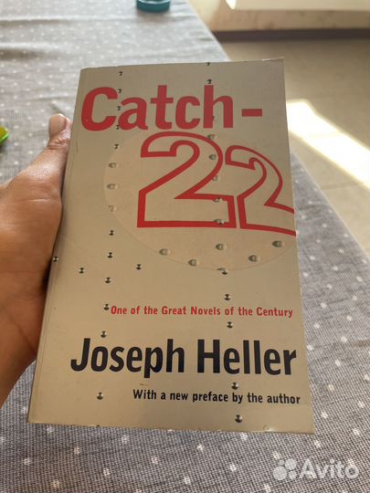 Catch-22 by Joseph Heller. Книга на английском