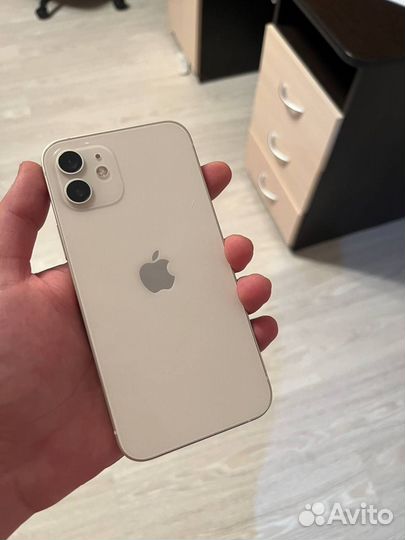 iPhone 12, 64 ГБ