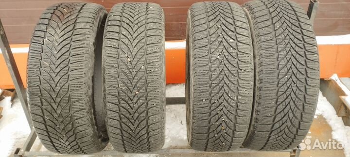 Goodyear UltraGrip 2 215/55 R17 98