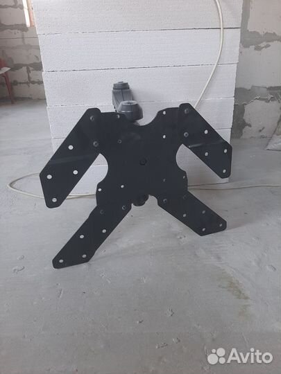 Кронштейн для телевизора поворотный