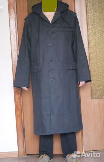 Плащ прорезиненный