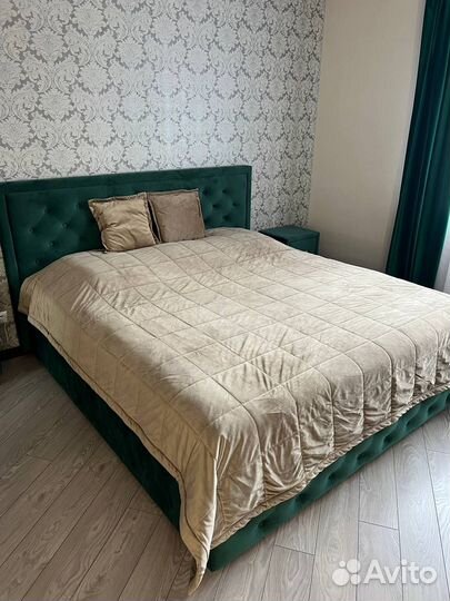 Покрывало с подушками