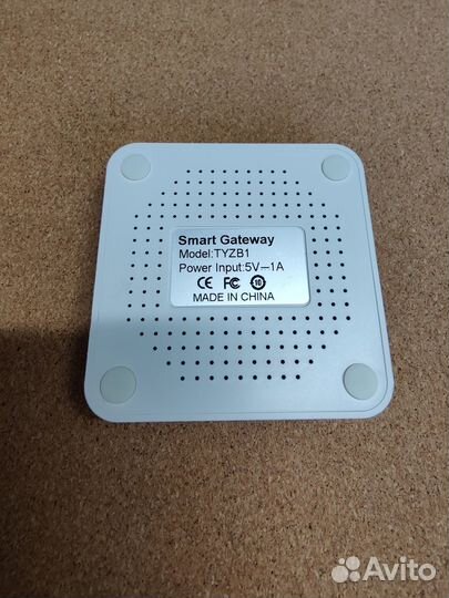 Беспроводной шлюз умного дома Tuya ZigBee 3.0