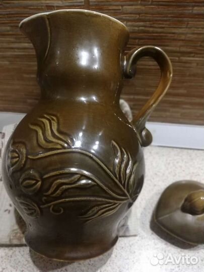 Глиняный кувшин для вина