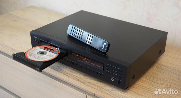CD-проигрыватель Yamaha CDX-1050 пульт д/у. 220 V