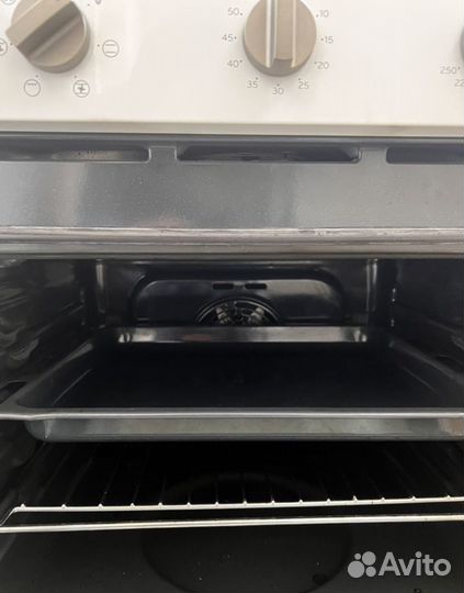 Электрический духовой шкаф Indesit IFW 6530 WH