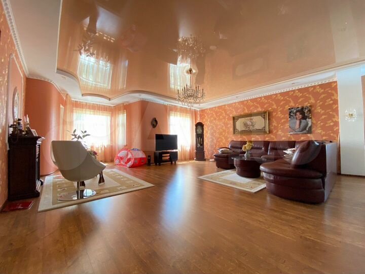 Коттедж 285,3 м² на участке 15 сот.