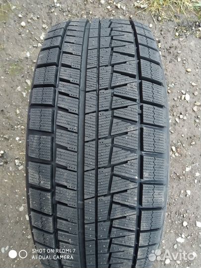 Bridgestone Blizzak Revo GZ 215/65 R16