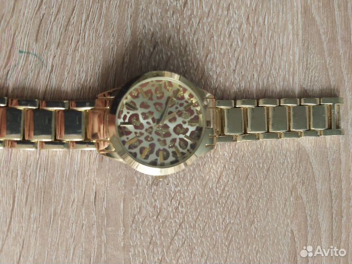 Часы Avon новые