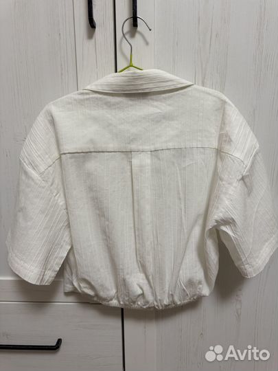 Блузка белая укороченная женская