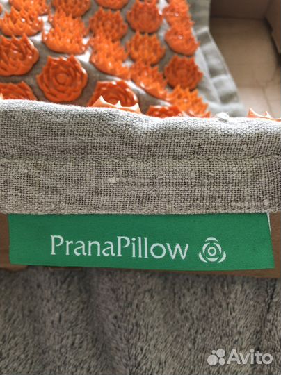 Массажная подушка Prana pillow