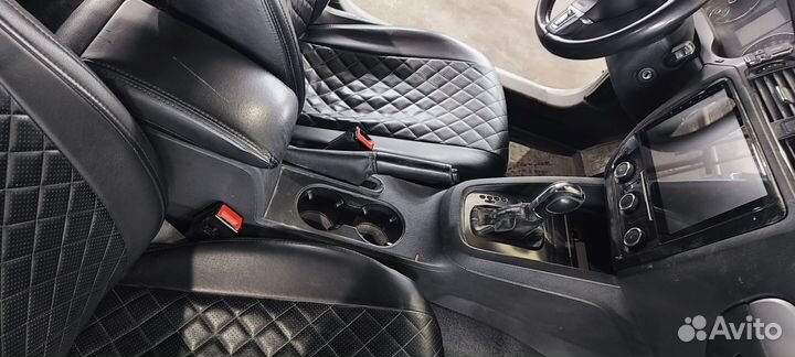 Подлокотник Volkswagen Jetta 6