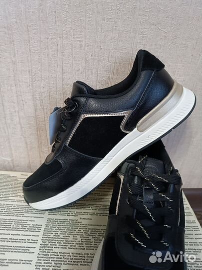 Кроссовки женские 38р,натуральная кожа