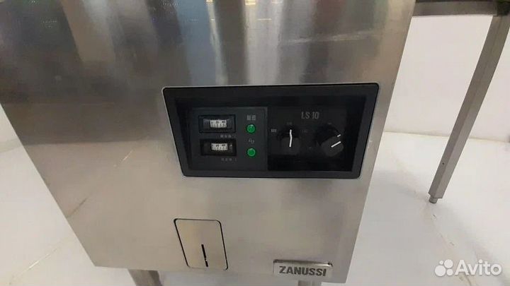 Машина посудомоечная купольная Zanussi LS10 + стол