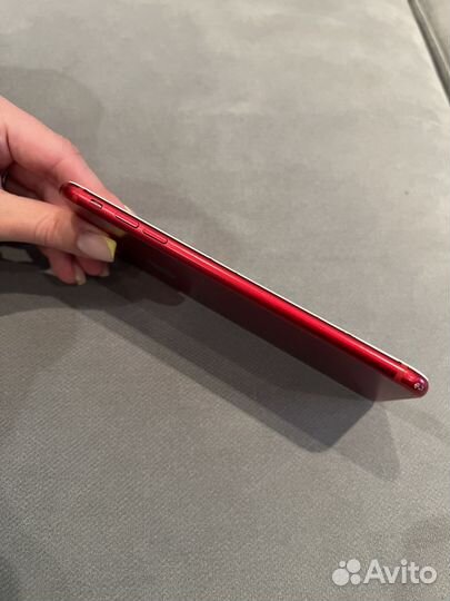 Телефон iPhone 7 plus Red