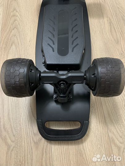 Электроскейтборд 40 км/ч 1200w Электроскейт