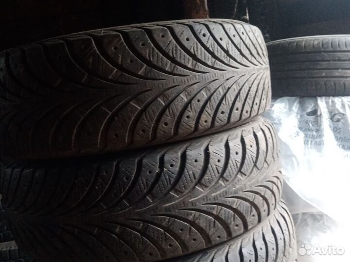 Goodyear UltraGrip Extreme 195/65 R15 91T