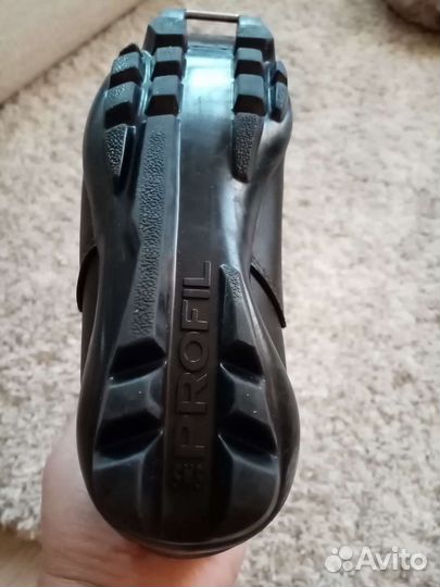 Лыжные ботинки