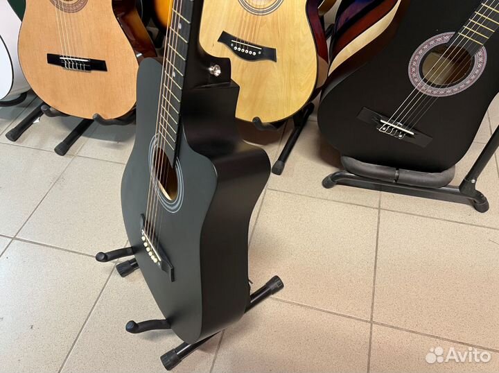 Акустическая гитара