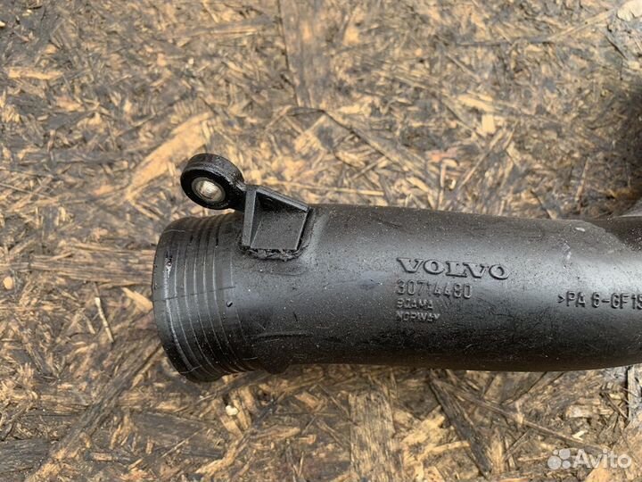Volvo xc90 2.4TD патрубок воздушный
