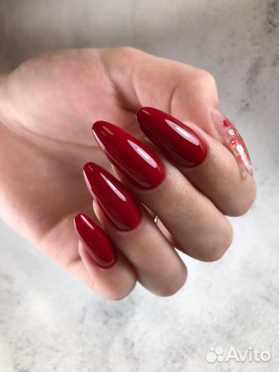 Маникюр педикюр