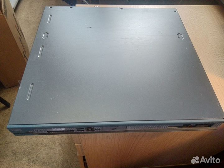 Маршрутизатор Cisco 2811, Catalyst WS-C2950T-24