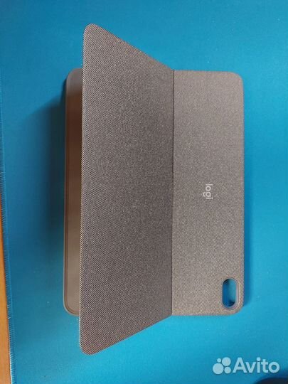 Logitech Combo Touch для iPad Air 4/5