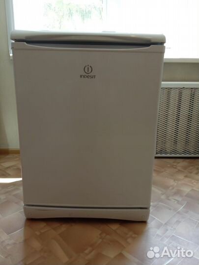 Холодильник indesit