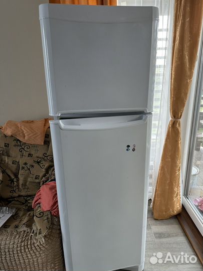 Холодильник б/у