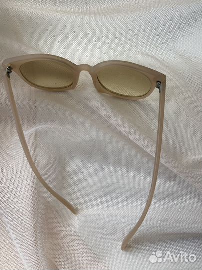 Солнечные очки женские