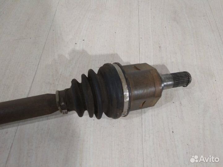 Привод передний правый Hyundai Elantra HD G4FC