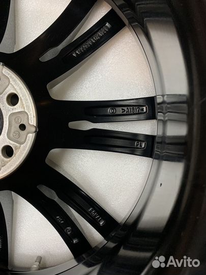 R20 Pirelli P Zero 275/35, PCD 5x112 DIA 66.6