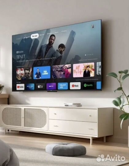 Телевизор TCL 65 с кронштейном