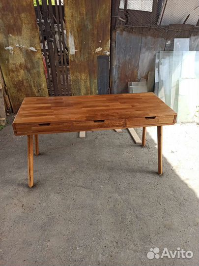 Стол письменный