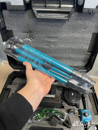 Лазерный уровень со штативом Makita 4D 16 линий