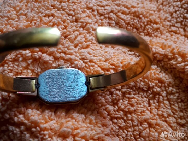 Часы слава женские СССР 17 камней позолота краб