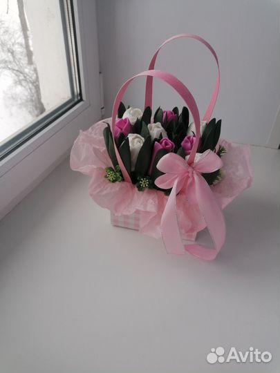 Подарок на праздник Тюльпаны