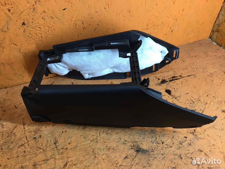 Консоль салона (кулисная часть) Nissan Primera