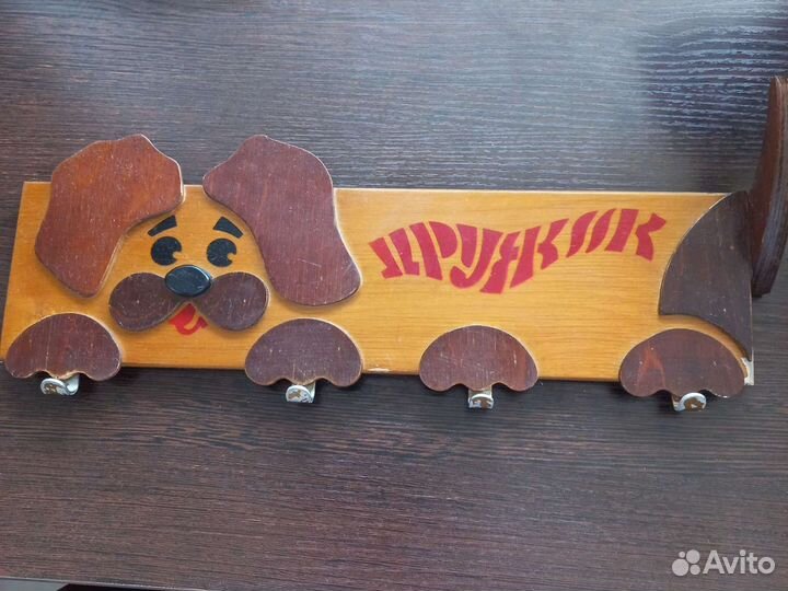 Вешалка настенная