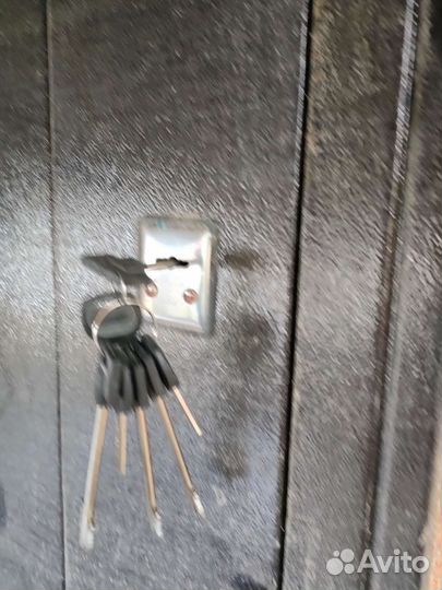 Дверь входная металлическая от застройщика