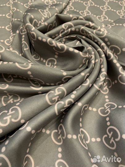 Шелковый платок Gucci серый с розовым